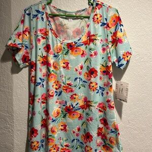 NWT LuLaRoe Classic T